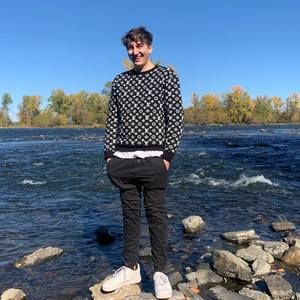 Meet your Posher, Renaud